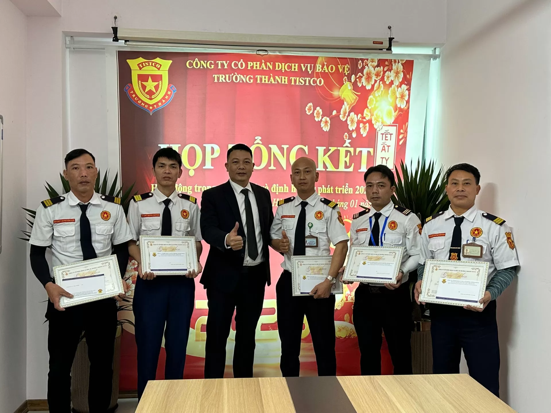 TRƯỜNG THÀNH TISTCO TỔ CHỨC BUỔI HỌP TỔNG KẾT NĂM 2024 & CHÀO XUÂN ẤT TỴ 2025